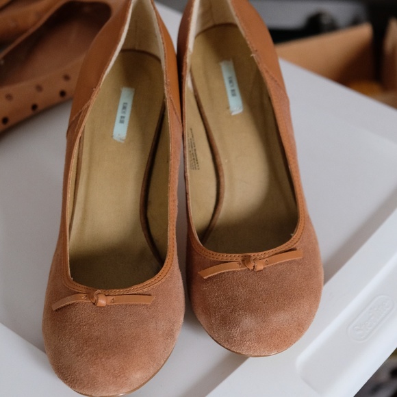 Urban Outfitters Shoes - Urban Outfitters pump nude suede leather 10